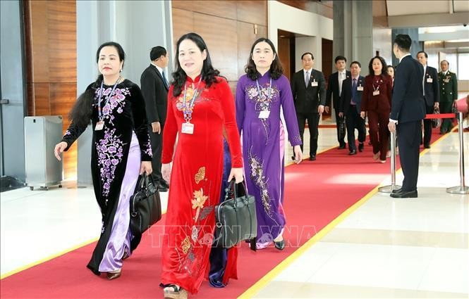 Chiều 27/1, đại biểu tiếp tục thảo luận về văn kiện đại hội tại hội trường ảnh 4