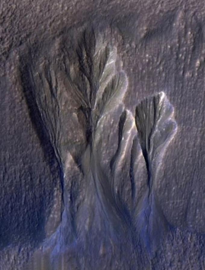 Phát hiện dấu hiệu của băng tan trên sao Hỏa ảnh 1