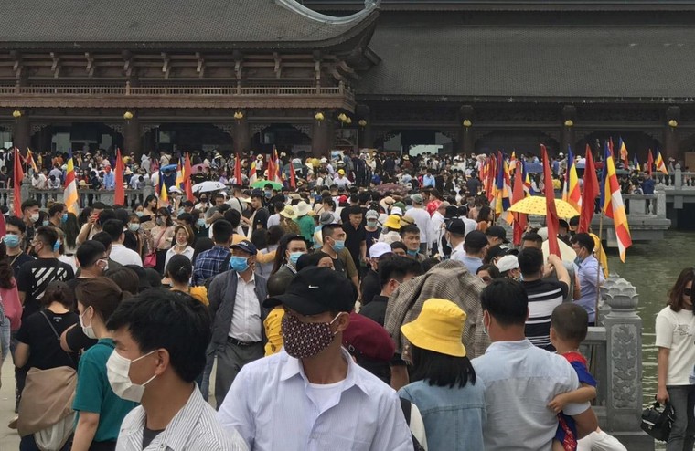 Sở Văn hóa Hà Nam làm việc với chùa Tam Chúc sau vụ khách đổ về quá tải ảnh 1