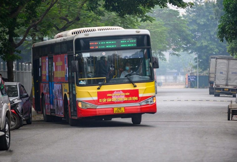 Hà Nội triển khai làm căn cước công dân trên xe buýt lưu động ảnh 11