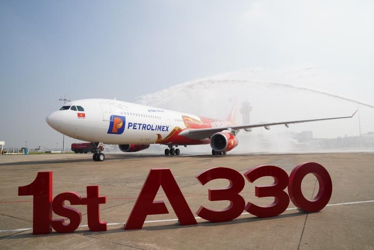Vietjet đón tàu bay thân rộng A330 đầu tiên, chúc mừng mùa Giáng sinh 2021 ảnh 1