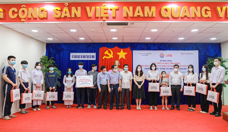 VNG trao tặng 4000 máy tính cho học sinh khó khăn 3 tỉnh miền Tây ảnh 1