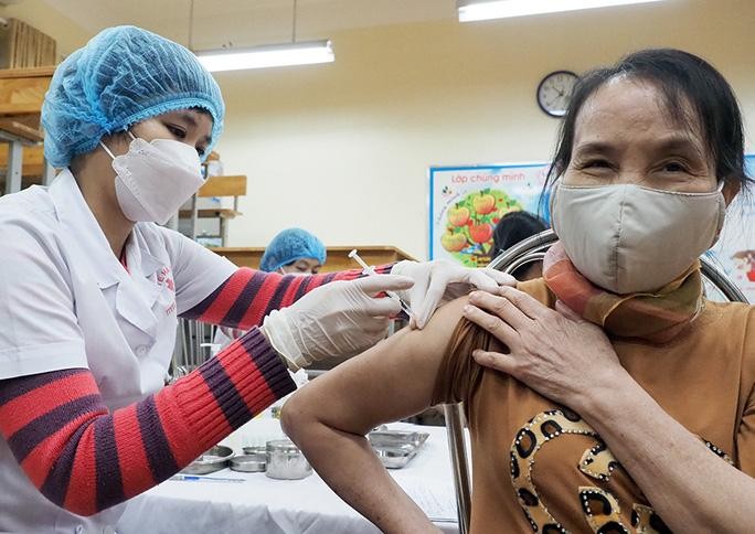 Bộ trưởng Bộ Y tế nhận định về nguy cơ Covid-19 lây nhiễm cộng đồng sau Tết Nguyên đán ảnh 1