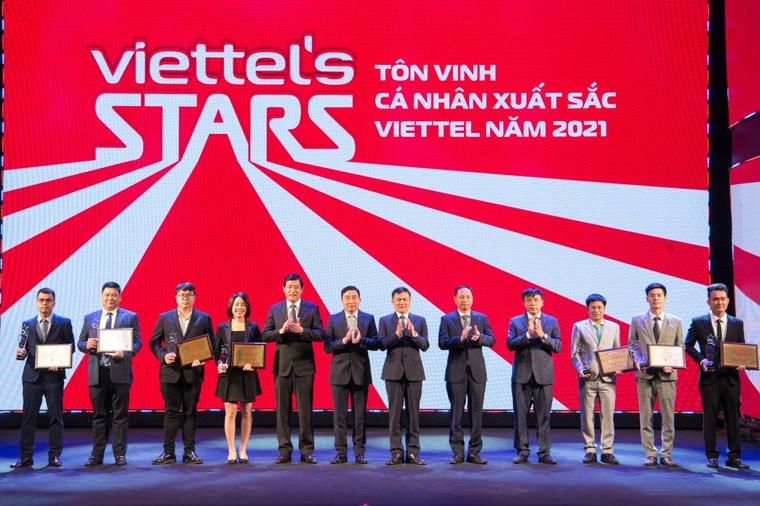 Viettel tôn vinh tập thể, cá nhân xuất sắc toàn cầu 2021 ảnh 1