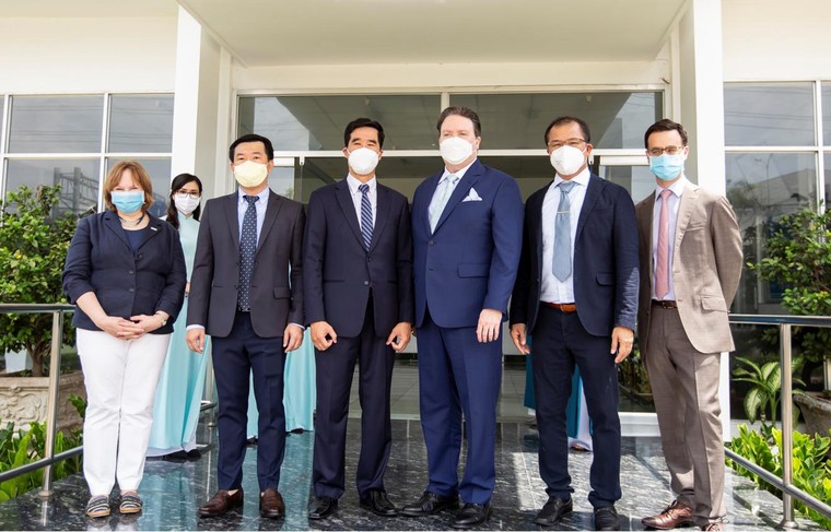 Tân Đại sứ Hoa Kỳ tại Việt Nam thăm nhà máy sữa Vinamilk tại Cần Thơ ảnh 1
