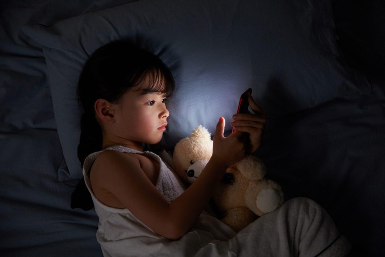 Những hộp carton của trẻ em trong thành phố ảnh 1