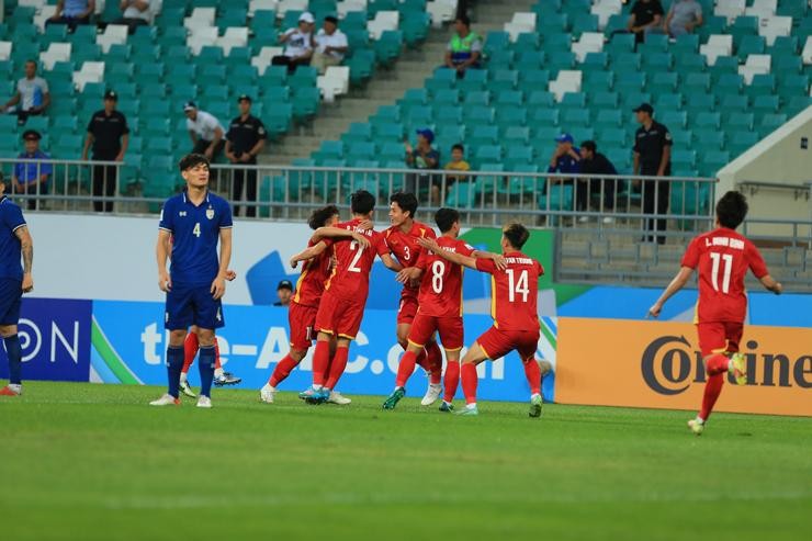 U23 Việt Nam 'đánh rơi' chiến thắng trước U23 Thái Lan ảnh 1