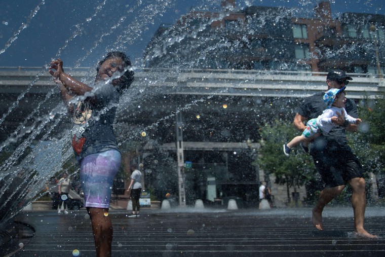 Trường học kêu cứu vì nắng nóng ảnh 4