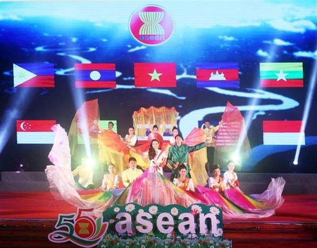 55 năm ASEAN - Một tầm nhìn, một bản sắc, một cộng đồng ảnh 1