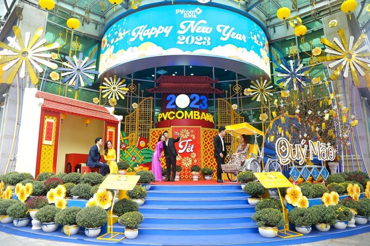 PVcomBank tái hiện nét văn hóa truyền thống trong không gian Tết giữa Thủ đô ảnh 1