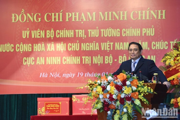 Thủ tướng Phạm Minh Chính thăm, chúc Tết cán bộ, chiến sĩ Cục An ninh chính trị nội bộ ảnh 2