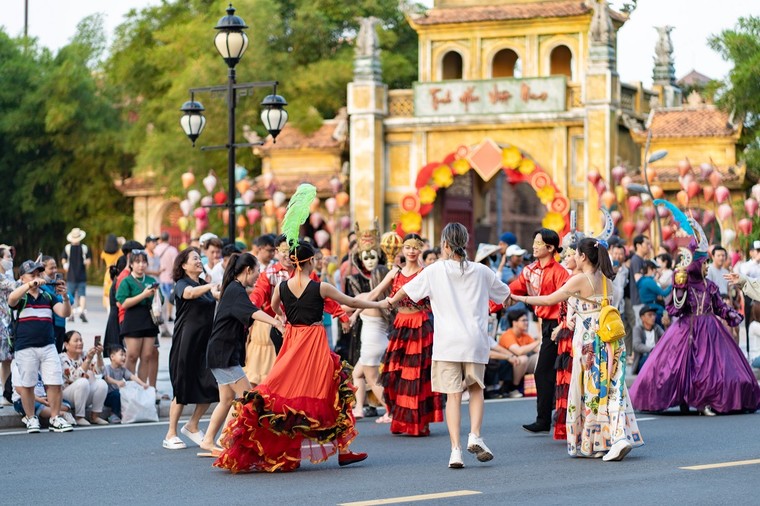 Những bất ngờ dành cho hội cạ cứng chỉ có tại Phú Quốc United Center ảnh 1