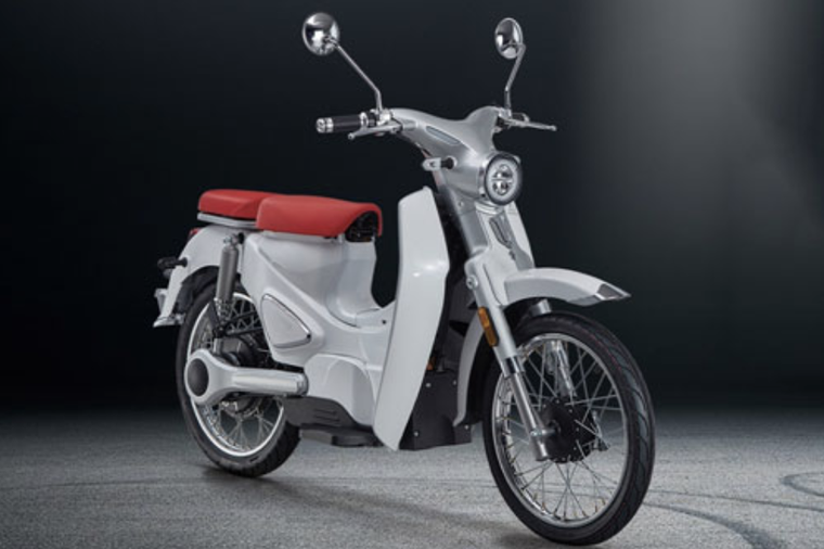 Xe máy điện 'nhái' Honda Super Cub, phạm vi hoạt động 120 km/lần sạc ảnh 1