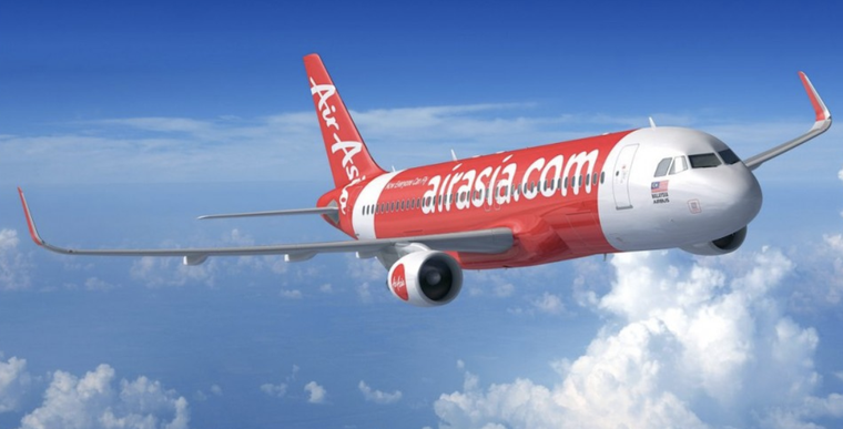 Sạc dự phòng của hành khách phát nổ, máy bay Air Asia hạ cánh khẩn cấp ảnh 1