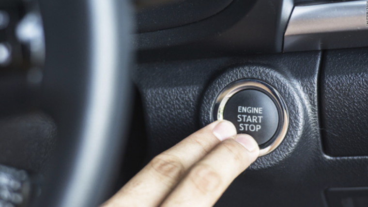 Ô tô bị kẹt chân ga bất ngờ và cách xử lý ảnh 1