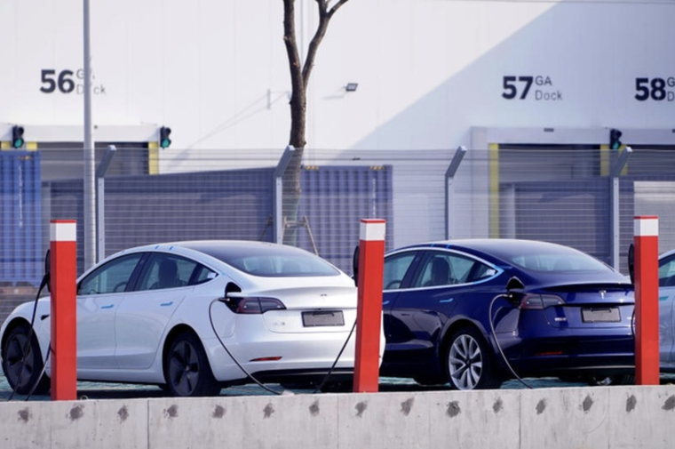 Tesla bắt đầu bán ô tô điện Made in China ảnh 3