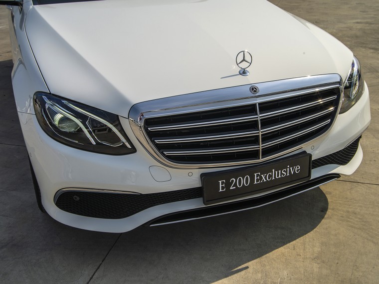 Mercedes-Benz Việt Nam ra mắt phiên bản E 200 Exclusive 2020, giá 2290 triệu đồng ảnh 2