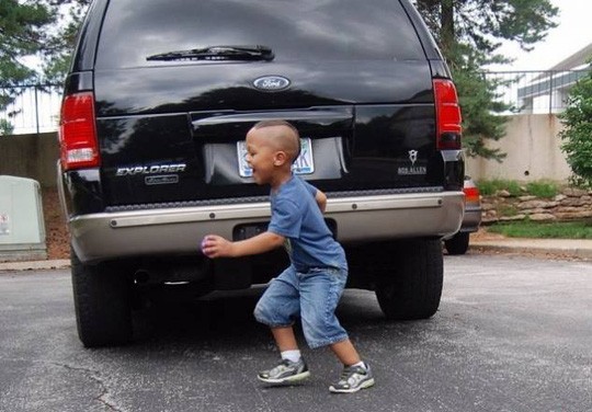 Kinh nghiệm lùi xe ô tô an toàn ảnh 2