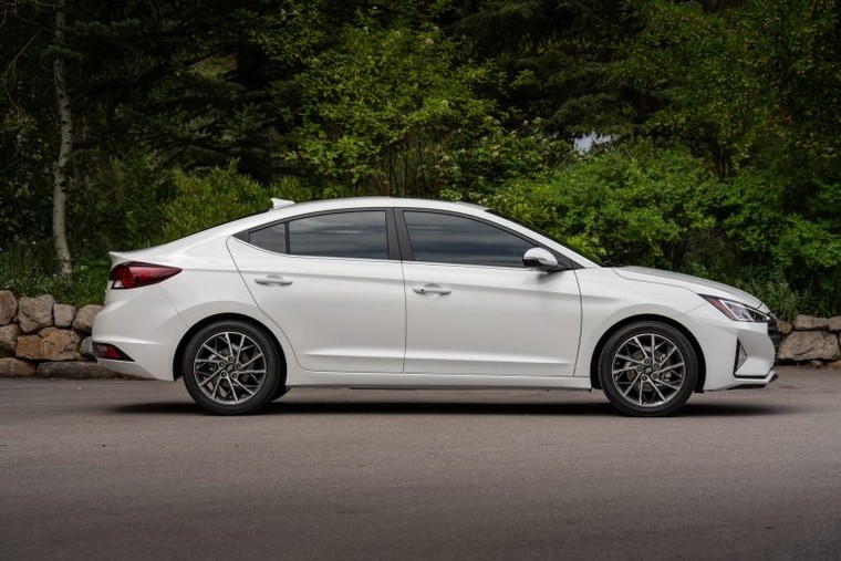 So sánh Hyundai Elantra 2021 với phiên bản tiền nhiệm ảnh 10