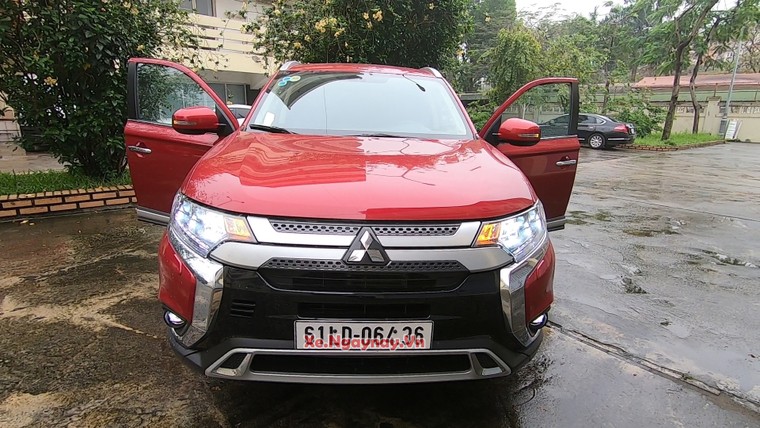 Đánh giá Mitsubishi Outlander 2020 - bản nâng cấp phù hợp cho gia đình ảnh 1