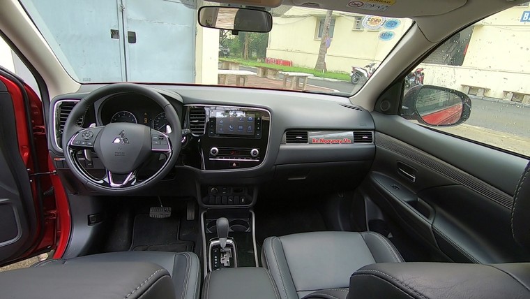 Đánh giá Mitsubishi Outlander 2020 - bản nâng cấp phù hợp cho gia đình ảnh 9