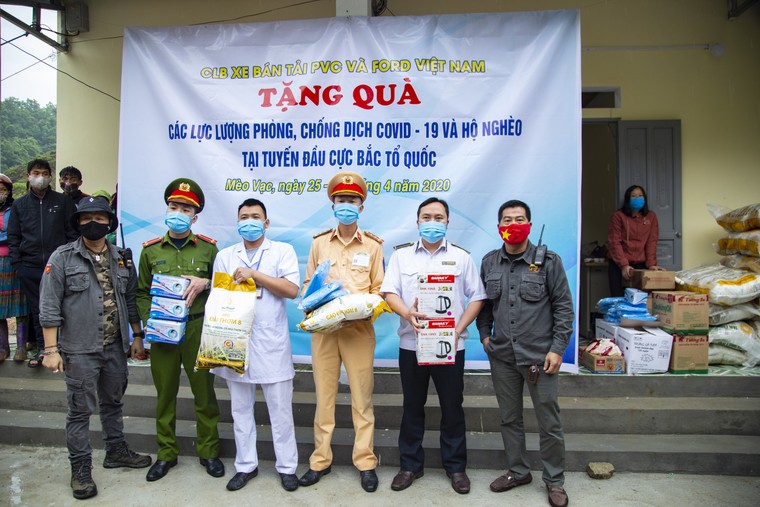 Ford Việt Nam tặng xe cứu thương áp lực âm và nhiều nhu yếu phẩm phục vụ chống dịch Covid-19 ảnh 6
