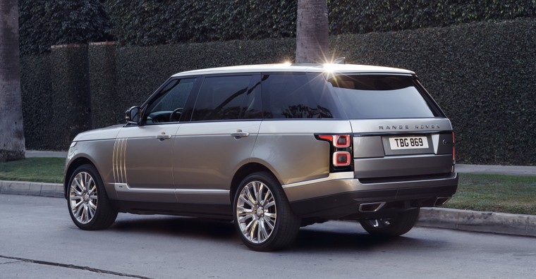 Đâu là cái tên hàng đầu trong những chiếc SUV siêu sang cỡ lớn? ảnh 14