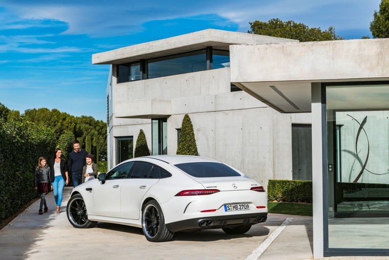 Mercedes-AMG GT 53 4MATIC+ Chiếc Coupe 4 cửa mạnh mẽ và quyến rũ ảnh 5