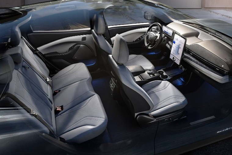 Ford Mustang Mach-E sẽ được cập nhật từ xa như điện thoại ảnh 3