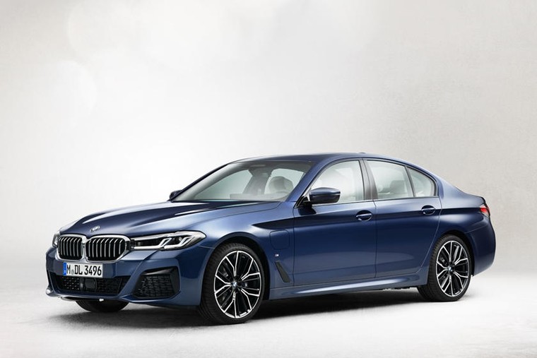 BMW 5 Series facelift lộ diện những hình ảnh đầu tiên ảnh 3