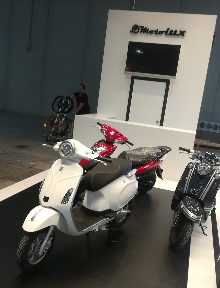 Liên minh châu Âu công nhận kiểu dáng độc quyền Vespa, bác bỏ kiểu dáng nhái của xe Trung Quốc ảnh 1