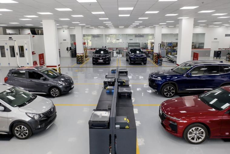 Vinfast tặng phí trước bạ, tăng thời gian bảo hành lên 5 năm cho dòng xe LUX ảnh 2