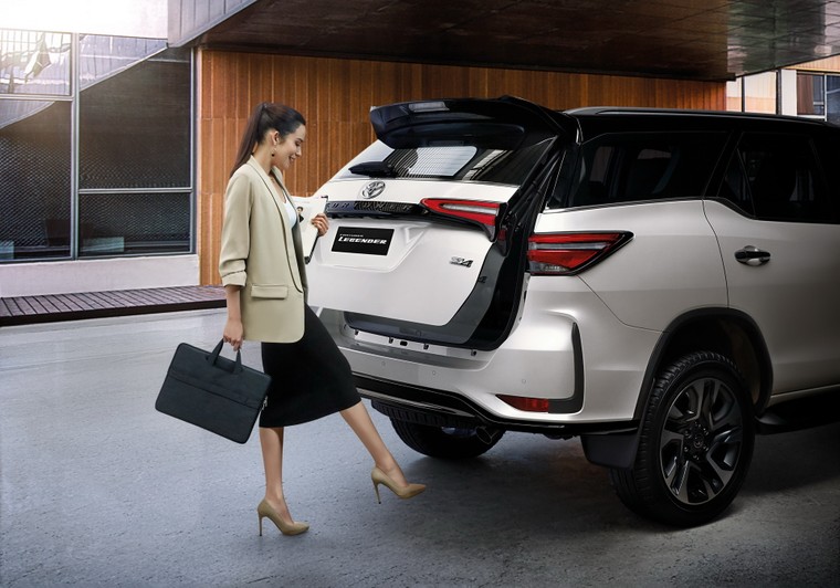 Toyota Fortuner 2021: Nâng cấp mới, diện mạo mới ảnh 3