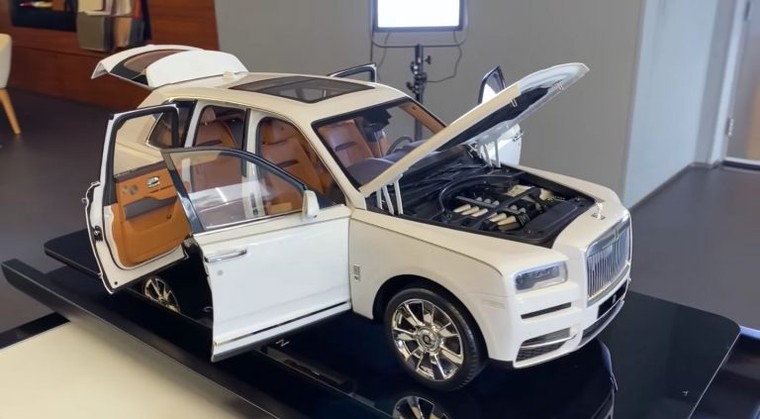 Mô hình Rolls-Royce Cullinan giá khủng 40.000 USD ảnh 1