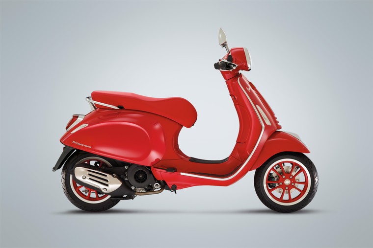 Vespa Primavera Red phiên bản đặc biệt ảnh 1