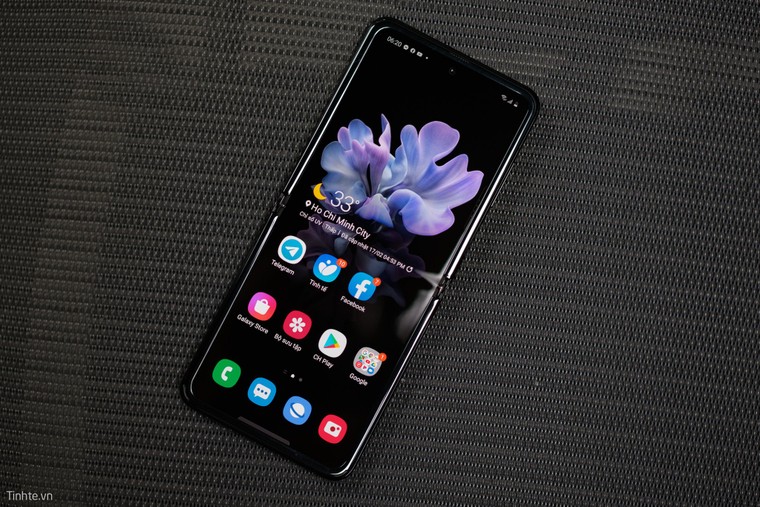 Xuất hiện video về Samsung Galaxy Z Flip 5G ảnh 2