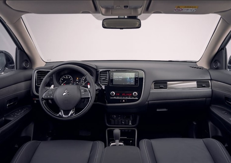 Mitsubishi Outlander 2020 2.4L phong cách, an toàn, mạnh mẽ vừa được giới thiệu ảnh 2