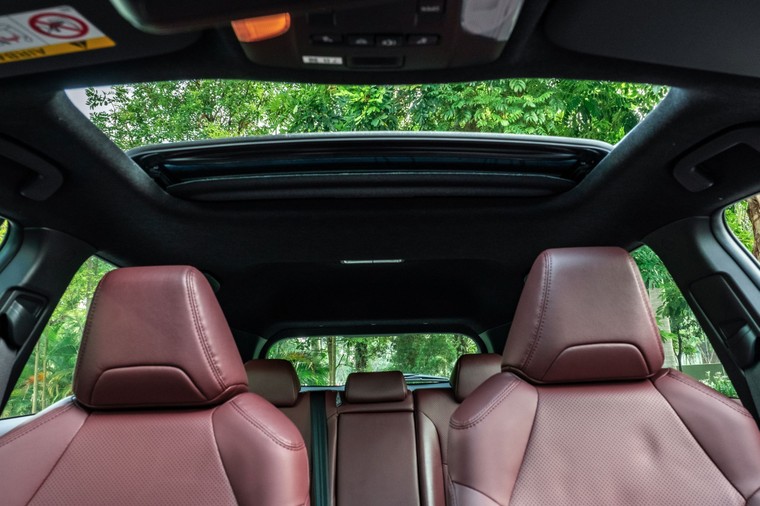 Toyota Corolla Cross ra mắt tại Việt Nam với giá bán hợp lý ảnh 6