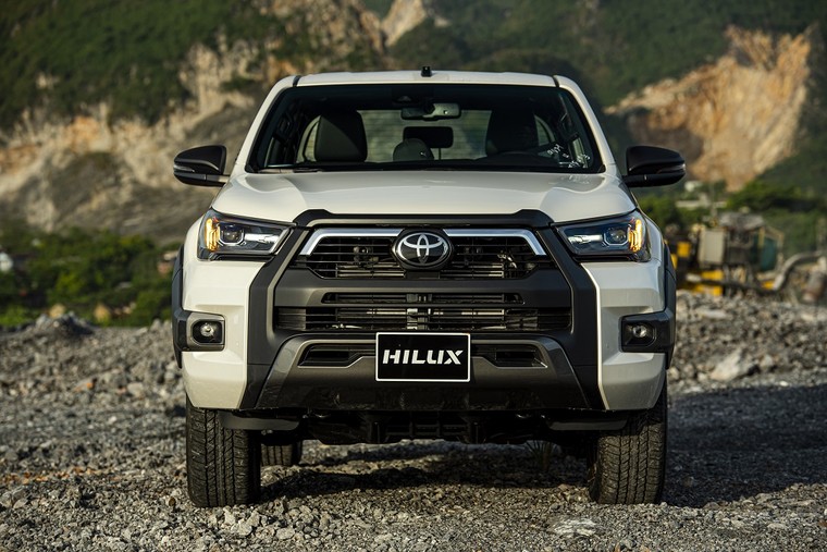 Những nâng cấp và trang bị cao cấp trên Toyota Hilux vừa ra mắt ảnh 1