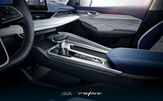 Geely khoe khoang lai sedan hang sang anh 2