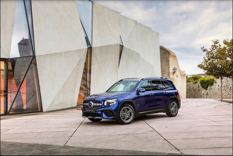 Mercedes GLB mẫu SUV tiếp theo Mercedes đã có mặt tại Việt Nam, giá gần 2 tỷ Đồng ảnh 1