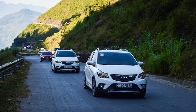 Vinfast công bố doanh số bán hàng trong tháng 8, dòng Lux tiếp tục giảm giá trong tháng 9 ảnh 1