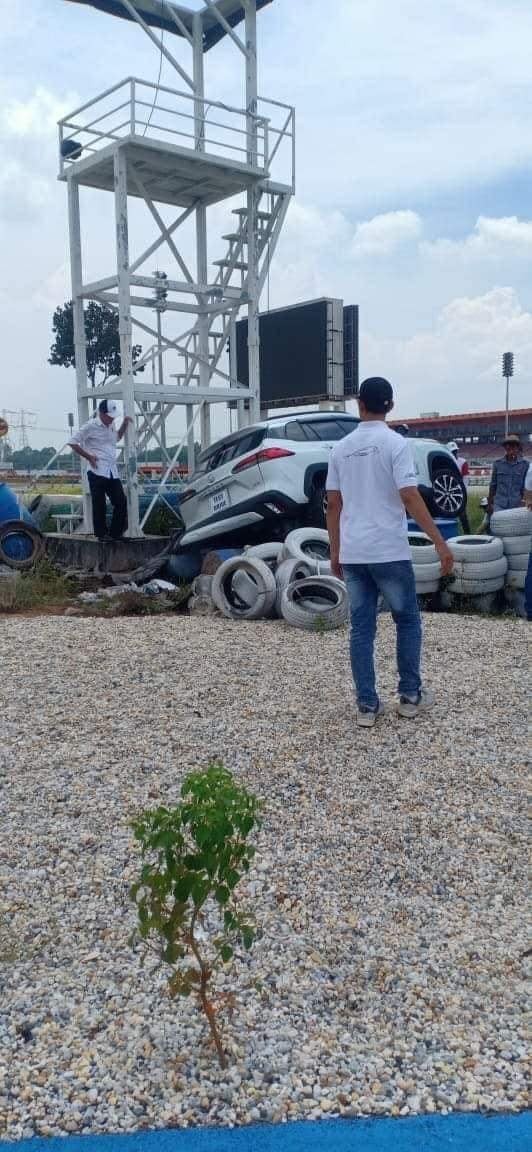 Toyota Corolla Cross, Nissan GT-R, Lamborghini Aventador SV cùng gặp nạn ở Đại Nam trong tháng 9 ảnh 1