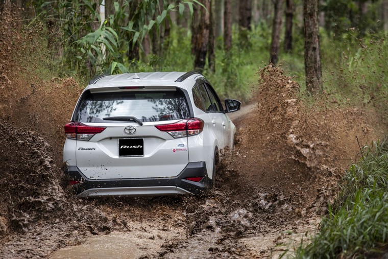 Toyota Rush nhập khẩu công bố giá bán mới ảnh 1