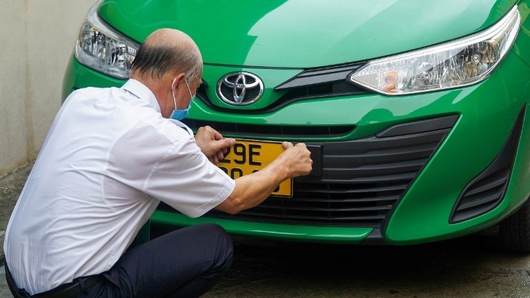 Đổi biển số nền vàng, có được giữ nguyên số cũ không? ảnh 2