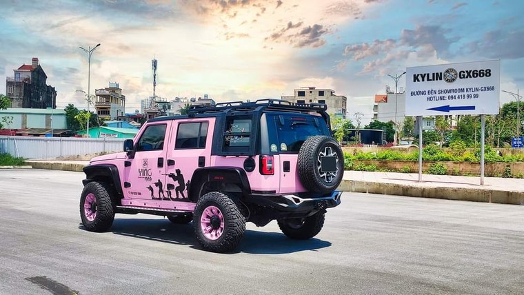 Baic BJ40 phiên bản độ màu hồng đầy mê hoặc ảnh 6