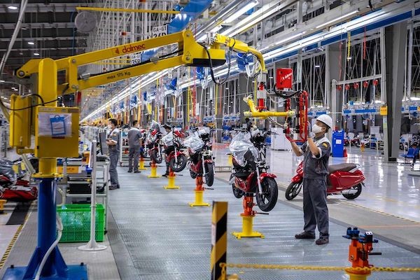 Báo tài chính Mỹ viết về xe máy điện VinFast và tương lai của giao thông xanh Việt Nam ảnh 3