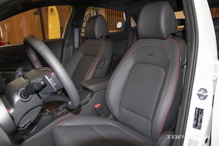 Hyundai Kona 2021 đã bắt đầu về tới các đại lý, thiết kế gây ấn tượng mạnh bởi sự thể thao ảnh 8