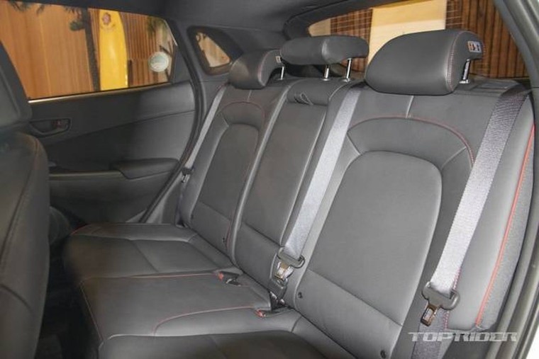 Hyundai Kona 2021 đã bắt đầu về tới các đại lý, thiết kế gây ấn tượng mạnh bởi sự thể thao ảnh 9