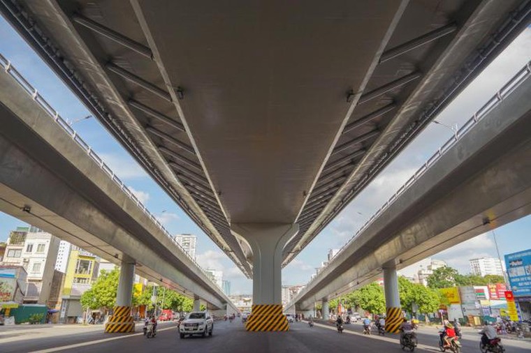 Đường vành đai 2 dù đã thông xe trên cao nhưng tắc dài ở 2 đầu: Các chuyên gia nói gì? ảnh 2
